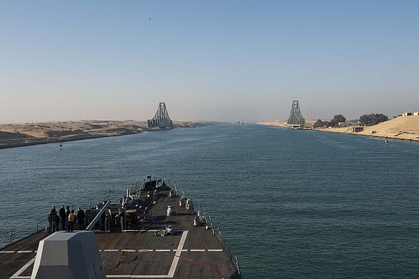 The guided-missile destroyer USS Nitze (DDG 94) transits the Suez Canal. Nitze is assigned to the Enterprise Carrier Strike Group,